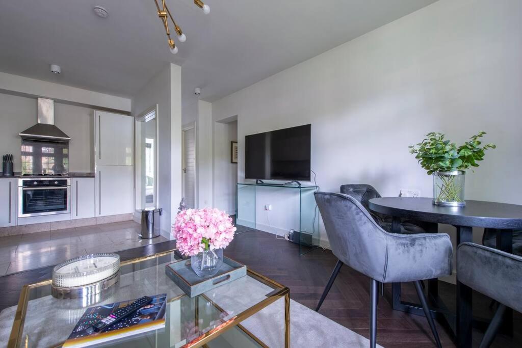 2 Bedroom Modern Urban Sanctuary 1Cc - Cherrydeal London Exteriör bild