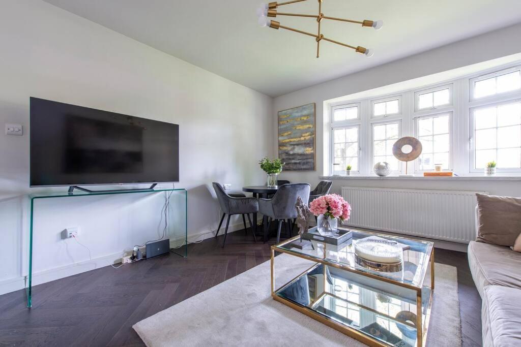 2 Bedroom Modern Urban Sanctuary 1Cc - Cherrydeal London Exteriör bild