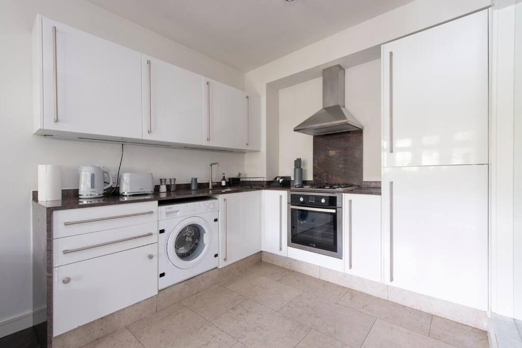 2 Bedroom Modern Urban Sanctuary 1Cc - Cherrydeal London Exteriör bild